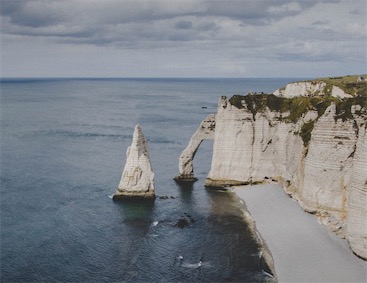 網站(zhàn)建設與營銷策略：利用(yòng)網站(zhàn)吸引潛在客戶