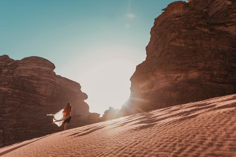 太陽能(néng)企業(yè)前景和(hé)互聯網建站(zhàn)思維